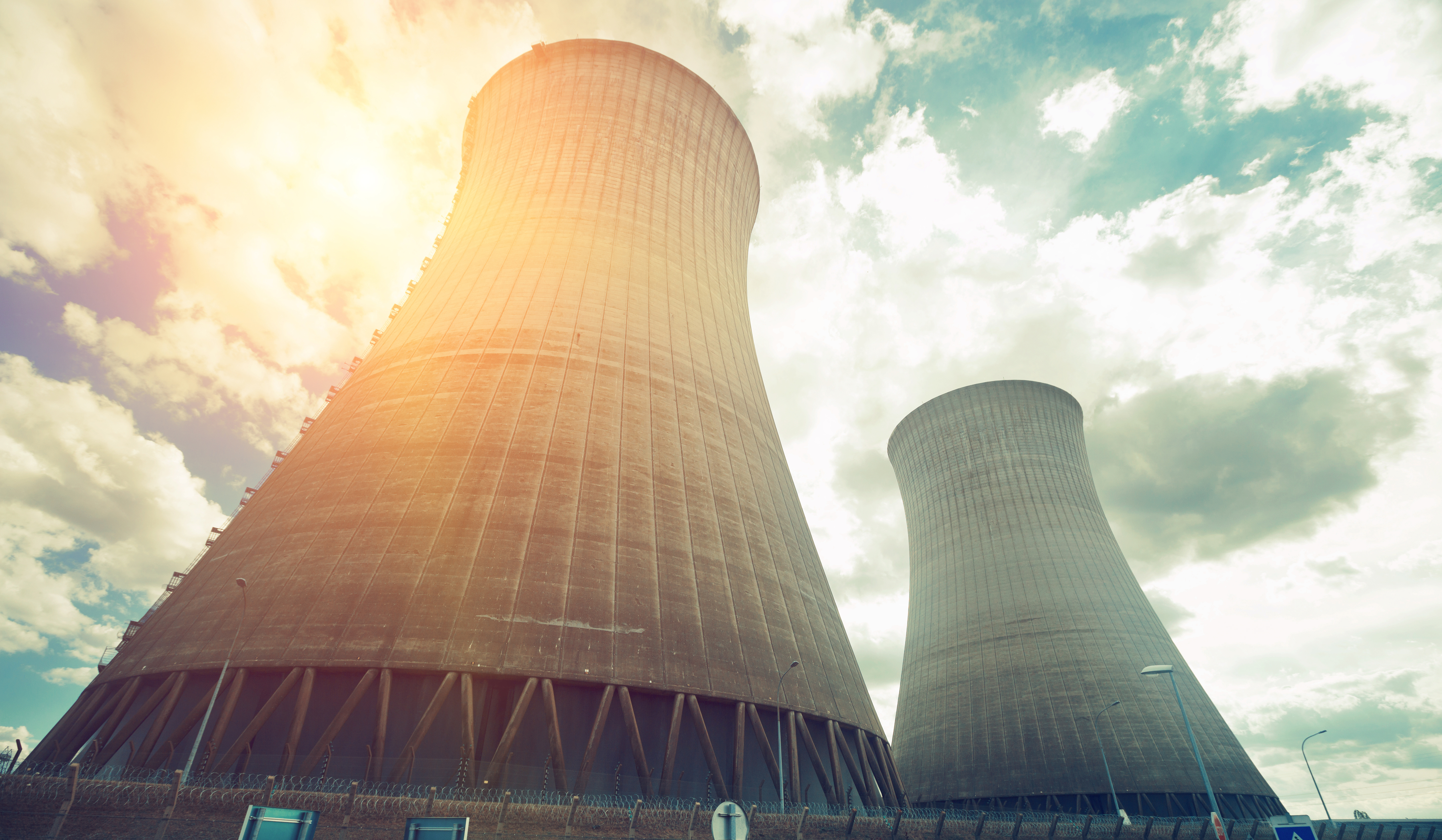 Les tours de la centrale de Dampierre. ©  JackF, Adobe Stock